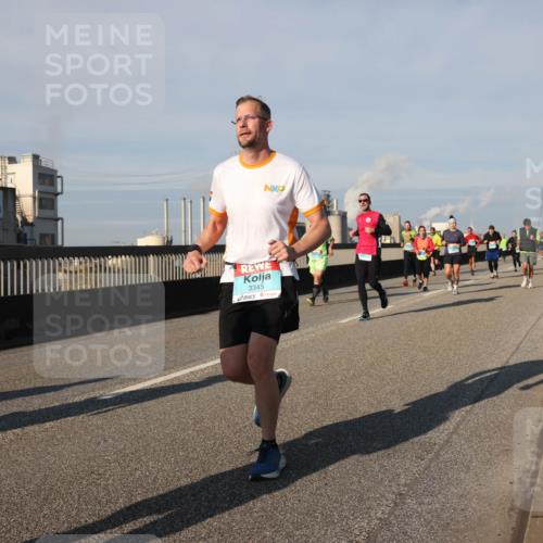 03.10.2025 - Köhlbrandbrückenlauf Lena Gebhardt http://msf.ph/oto/9135451 03.10.2025 09:53:33 Position 2 3345 meine-sportfotos.de