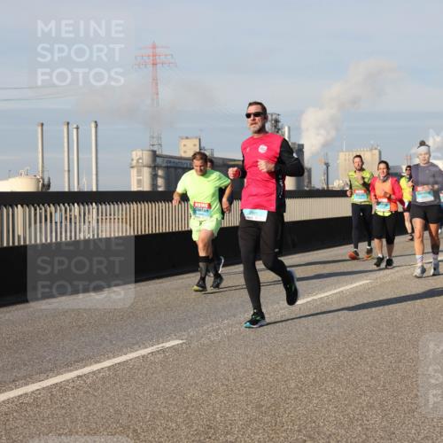 03.10.2025 - Köhlbrandbrückenlauf Lena Gebhardt http://msf.ph/oto/9135465 03.10.2025 09:53:34 Position 2 2941 meine-sportfotos.de