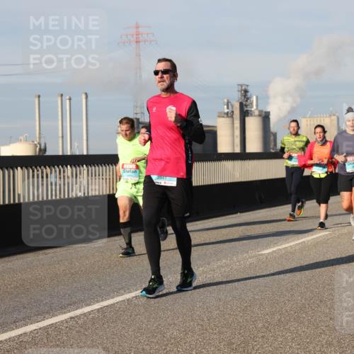 03.10.2025 - Köhlbrandbrückenlauf Lena Gebhardt http://msf.ph/oto/9135495 03.10.2025 09:53:34 Position 2 1259, 2941 meine-sportfotos.de