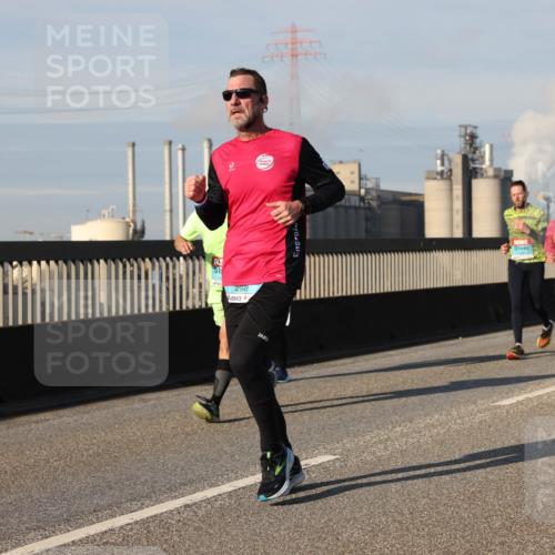03.10.2025 - Köhlbrandbrückenlauf Lena Gebhardt http://msf.ph/oto/9135504 03.10.2025 09:53:35 Position 2 2941, 1801 meine-sportfotos.de