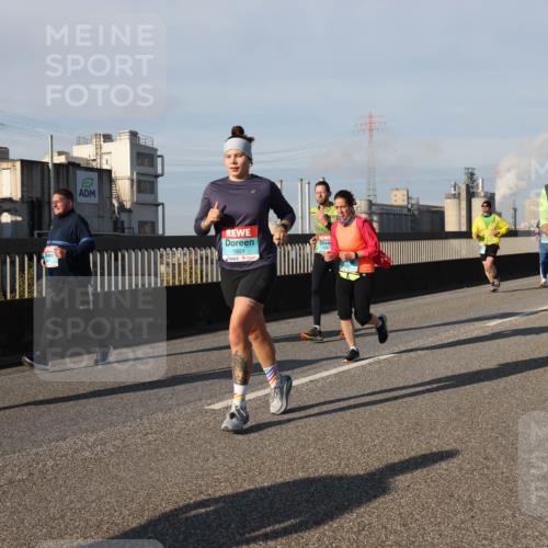 03.10.2025 - Köhlbrandbrückenlauf Lena Gebhardt http://msf.ph/oto/9135568 03.10.2025 09:53:37 Position 2 1259, 1801 meine-sportfotos.de