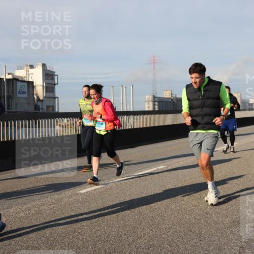 03.10.2025 - Köhlbrandbrückenlauf Lena Gebhardt http://msf.ph/oto/9135578 03.10.2025 09:53:38 Position 2 1801 meine-sportfotos.de