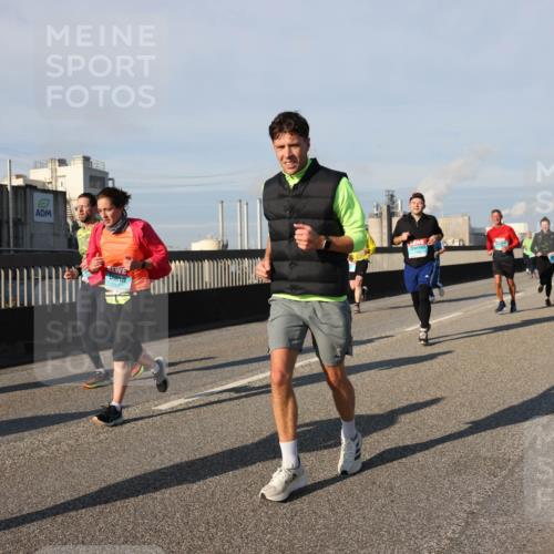 03.10.2025 - Köhlbrandbrückenlauf Lena Gebhardt http://msf.ph/oto/9135588 03.10.2025 09:53:38 Position 2  meine-sportfotos.de