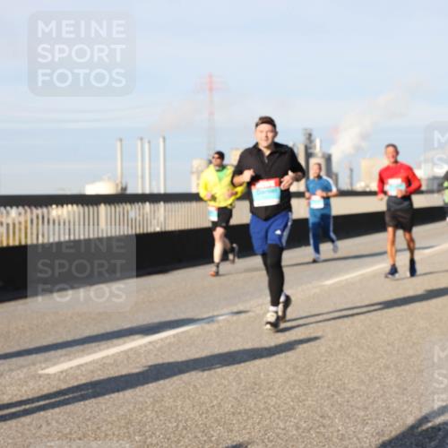03.10.2025 - Köhlbrandbrückenlauf Lena Gebhardt http://msf.ph/oto/9135600 03.10.2025 09:53:39 Position 2  meine-sportfotos.de