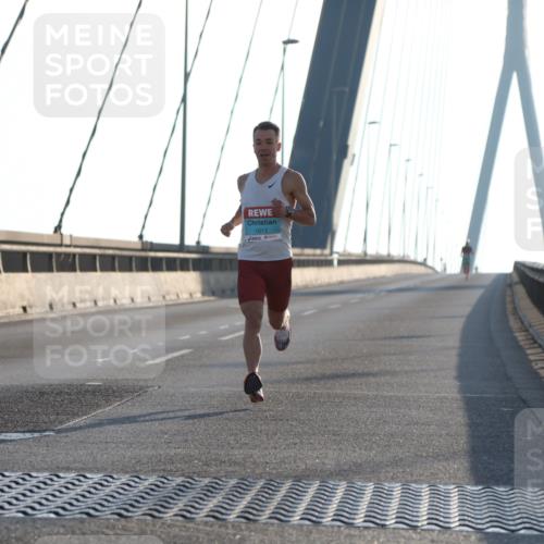 03.10.2025 - Köhlbrandbrückenlauf Yannick Fuchs http://msf.ph/oto/9135605 03.10.2025 08:18:17 Position 2 1013 meine-sportfotos.de