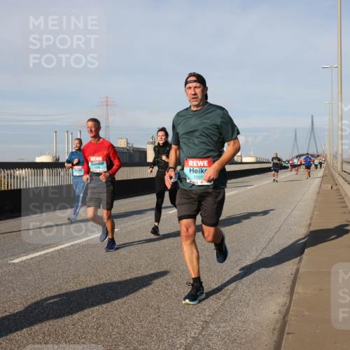 03.10.2025 - Köhlbrandbrückenlauf Lena Gebhardt http://msf.ph/oto/9135651 03.10.2025 09:53:41 Position 2 1501 meine-sportfotos.de