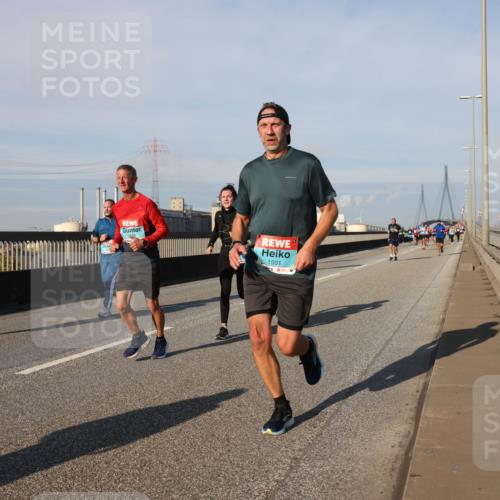03.10.2025 - Köhlbrandbrückenlauf Lena Gebhardt http://msf.ph/oto/9135656 03.10.2025 09:53:41 Position 2 1501 meine-sportfotos.de