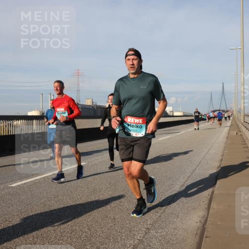03.10.2025 - Köhlbrandbrückenlauf Lena Gebhardt http://msf.ph/oto/9135663 03.10.2025 09:53:41 Position 2 1501 meine-sportfotos.de