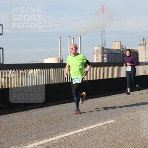 03.10.2025 - Köhlbrandbrückenlauf Lena Gebhardt http://msf.ph/oto/9135739 03.10.2025 09:53:45 Position 2  meine-sportfotos.de