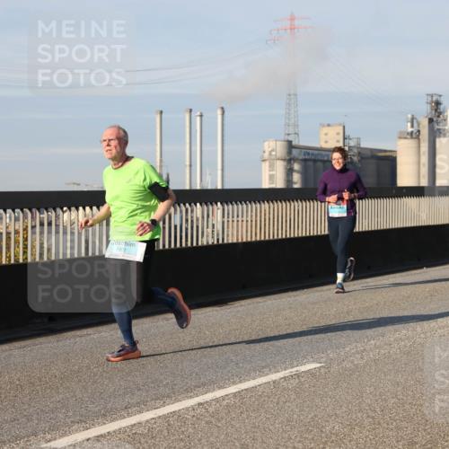 03.10.2025 - Köhlbrandbrückenlauf Lena Gebhardt http://msf.ph/oto/9135751 03.10.2025 09:53:45 Position 2 121 meine-sportfotos.de