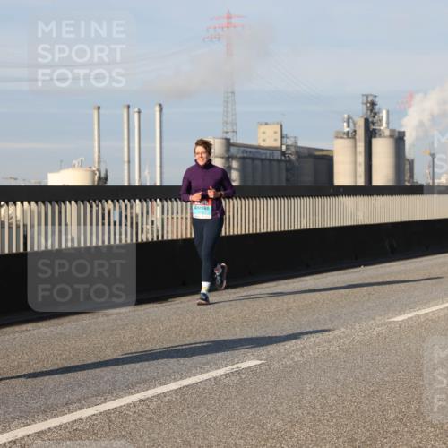 03.10.2025 - Köhlbrandbrückenlauf Lena Gebhardt http://msf.ph/oto/9135766 03.10.2025 09:53:46 Position 2 1470 meine-sportfotos.de