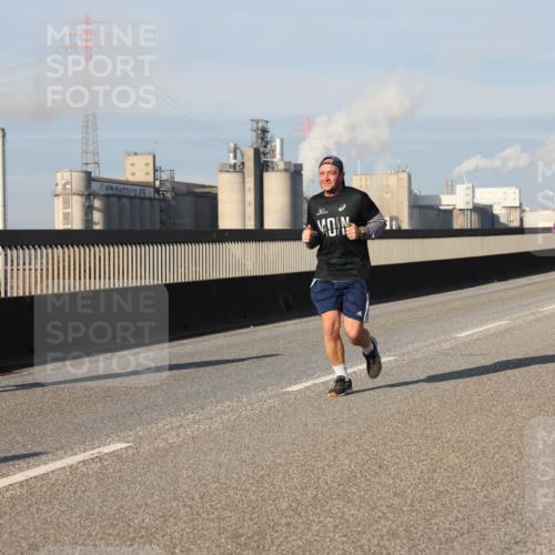 03.10.2025 - Köhlbrandbrückenlauf Lena Gebhardt http://msf.ph/oto/9135775 03.10.2025 09:53:46 Position 2 1470 meine-sportfotos.de