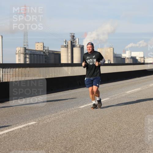 03.10.2025 - Köhlbrandbrückenlauf Lena Gebhardt http://msf.ph/oto/9135778 03.10.2025 09:53:46 Position 2 1470 meine-sportfotos.de