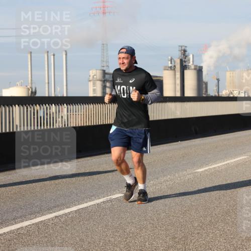 03.10.2025 - Köhlbrandbrückenlauf Lena Gebhardt http://msf.ph/oto/9135808 03.10.2025 09:53:47 Position 2  meine-sportfotos.de