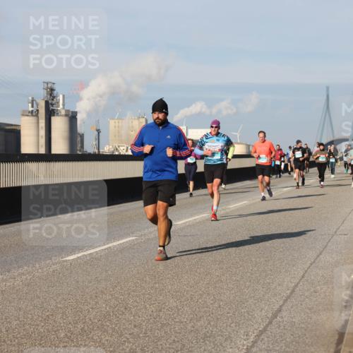03.10.2025 - Köhlbrandbrückenlauf Lena Gebhardt http://msf.ph/oto/9135812 03.10.2025 09:53:50 Position 2  meine-sportfotos.de