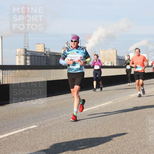 03.10.2025 - Köhlbrandbrückenlauf Lena Gebhardt http://msf.ph/oto/9135877 03.10.2025 09:53:53 Position 2  meine-sportfotos.de