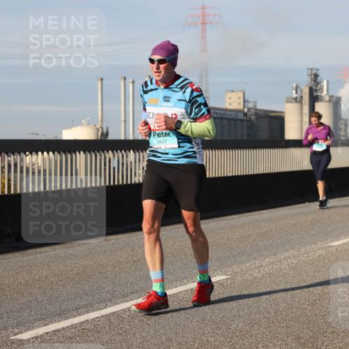 03.10.2025 - Köhlbrandbrückenlauf Lena Gebhardt http://msf.ph/oto/9135907 03.10.2025 09:53:54 Position 2 3457 meine-sportfotos.de