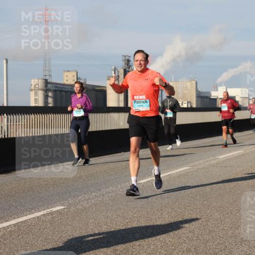 03.10.2025 - Köhlbrandbrückenlauf Lena Gebhardt http://msf.ph/oto/9135930 03.10.2025 09:53:55 Position 2 1973 meine-sportfotos.de