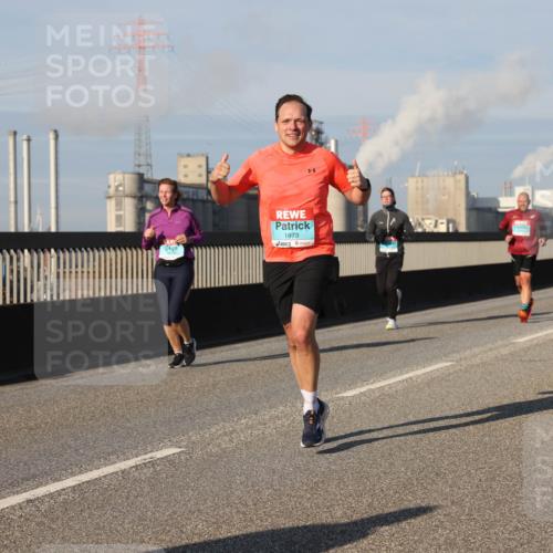 03.10.2025 - Köhlbrandbrückenlauf Lena Gebhardt http://msf.ph/oto/9135942 03.10.2025 09:53:55 Position 2 1973 meine-sportfotos.de