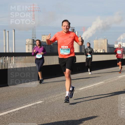 03.10.2025 - Köhlbrandbrückenlauf Lena Gebhardt http://msf.ph/oto/9135945 03.10.2025 09:53:55 Position 2 1973 meine-sportfotos.de