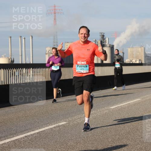 03.10.2025 - Köhlbrandbrückenlauf Lena Gebhardt http://msf.ph/oto/9135949 03.10.2025 09:53:55 Position 2 1973 meine-sportfotos.de