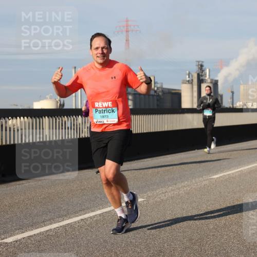 03.10.2025 - Köhlbrandbrückenlauf Lena Gebhardt http://msf.ph/oto/9135965 03.10.2025 09:53:56 Position 2 1973 meine-sportfotos.de