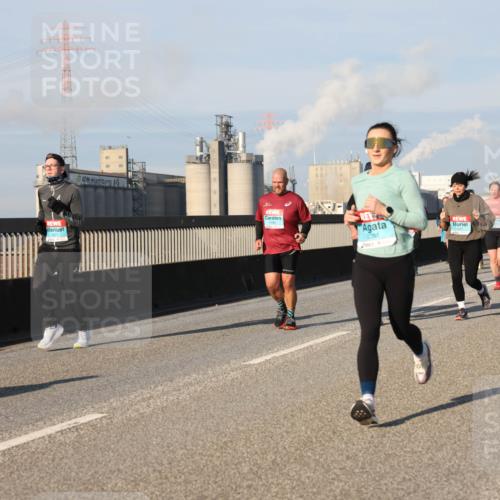 03.10.2025 - Köhlbrandbrückenlauf Lena Gebhardt http://msf.ph/oto/9135990 03.10.2025 09:53:57 Position 2 2381 meine-sportfotos.de
