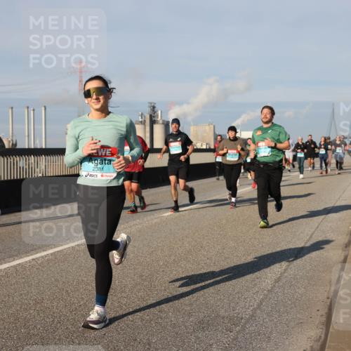 03.10.2025 - Köhlbrandbrückenlauf Lena Gebhardt http://msf.ph/oto/9136012 03.10.2025 09:53:59 Position 2 2381 meine-sportfotos.de
