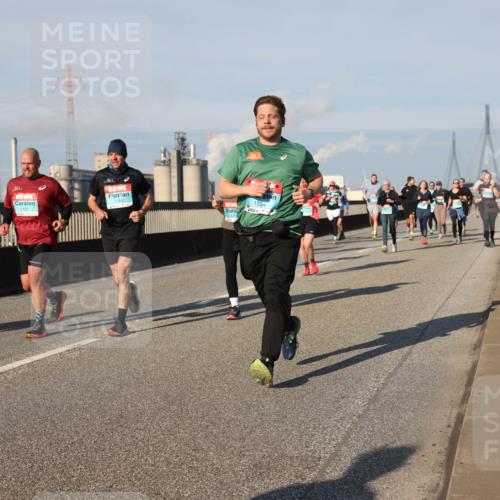 03.10.2025 - Köhlbrandbrückenlauf Lena Gebhardt http://msf.ph/oto/9136035 03.10.2025 09:54:00 Position 2 1191, 1534 meine-sportfotos.de