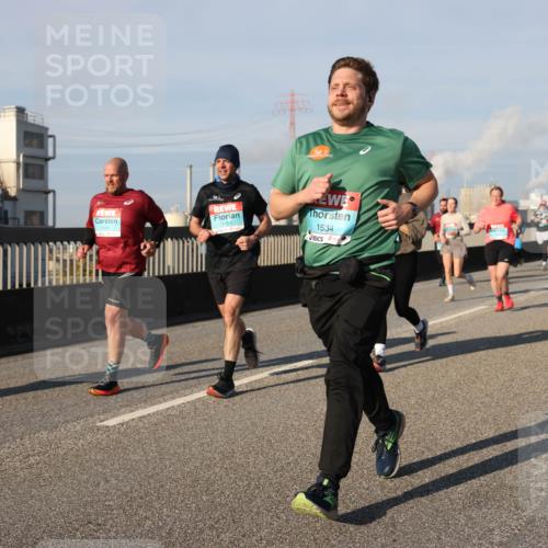 03.10.2025 - Köhlbrandbrückenlauf Lena Gebhardt http://msf.ph/oto/9136049 03.10.2025 09:54:00 Position 2 1191, 1181, 1534 meine-sportfotos.de