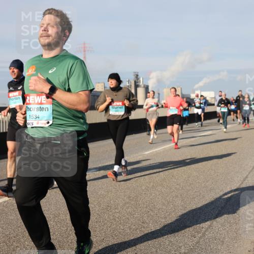 03.10.2025 - Köhlbrandbrückenlauf Lena Gebhardt http://msf.ph/oto/9136057 03.10.2025 09:54:01 Position 2 1161, 1534 meine-sportfotos.de