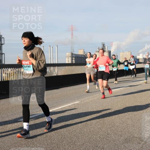 03.10.2025 - Köhlbrandbrückenlauf Lena Gebhardt http://msf.ph/oto/9136089 03.10.2025 09:54:02 Position 2 1227 meine-sportfotos.de