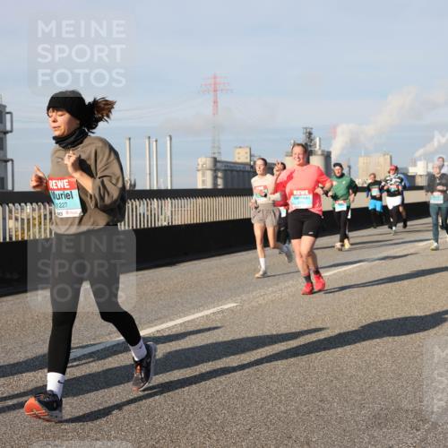 03.10.2025 - Köhlbrandbrückenlauf Lena Gebhardt http://msf.ph/oto/9136092 03.10.2025 09:54:02 Position 2 1227 meine-sportfotos.de