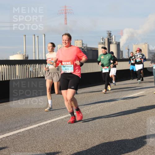 03.10.2025 - Köhlbrandbrückenlauf Lena Gebhardt http://msf.ph/oto/9136105 03.10.2025 09:54:02 Position 2 3210, 1844 meine-sportfotos.de