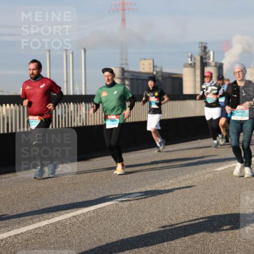 03.10.2025 - Köhlbrandbrückenlauf Lena Gebhardt http://msf.ph/oto/9136134 03.10.2025 09:54:04 Position 2  meine-sportfotos.de