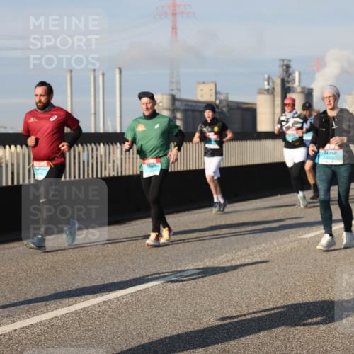 03.10.2025 - Köhlbrandbrückenlauf Lena Gebhardt http://msf.ph/oto/9136138 03.10.2025 09:54:04 Position 2 1044 meine-sportfotos.de