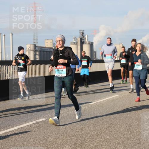 03.10.2025 - Köhlbrandbrückenlauf Lena Gebhardt http://msf.ph/oto/9136154 03.10.2025 09:54:04 Position 2 3238, 1844, 1322, 1921 meine-sportfotos.de