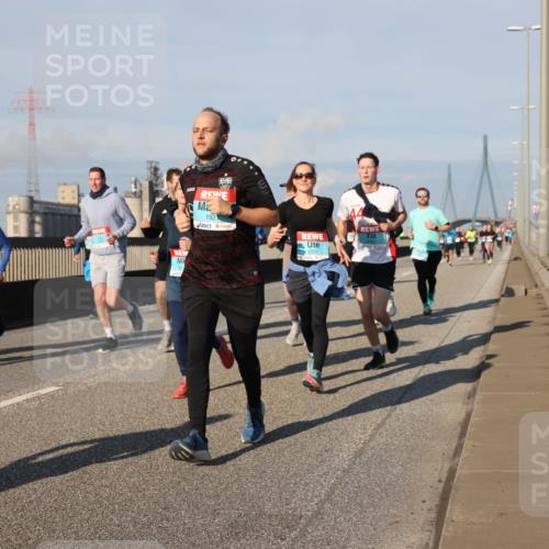 03.10.2025 - Köhlbrandbrückenlauf Lena Gebhardt http://msf.ph/oto/9136196 03.10.2025 09:54:06 Position 2 192, 1331 meine-sportfotos.de