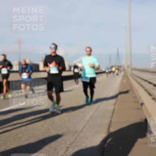 03.10.2025 - Köhlbrandbrückenlauf Lena Gebhardt http://msf.ph/oto/9136282 03.10.2025 09:54:08 Position 2  meine-sportfotos.de