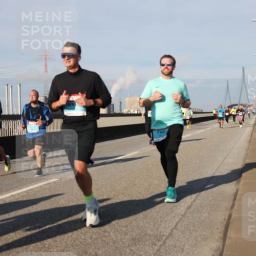 03.10.2025 - Köhlbrandbrückenlauf Lena Gebhardt http://msf.ph/oto/9136294 03.10.2025 09:54:09 Position 2  meine-sportfotos.de
