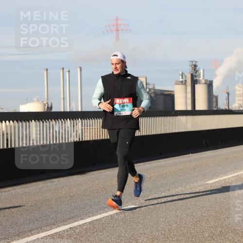 03.10.2025 - Köhlbrandbrückenlauf Lena Gebhardt http://msf.ph/oto/9136336 03.10.2025 09:54:12 Position 2 3435 meine-sportfotos.de