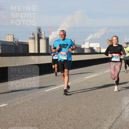 03.10.2025 - Köhlbrandbrückenlauf Lena Gebhardt http://msf.ph/oto/9136383 03.10.2025 09:54:17 Position 2 1642, 3445 meine-sportfotos.de