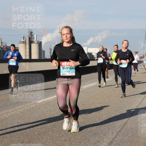 03.10.2025 - Köhlbrandbrückenlauf Lena Gebhardt http://msf.ph/oto/9136423 03.10.2025 09:54:18 Position 2 3445 meine-sportfotos.de