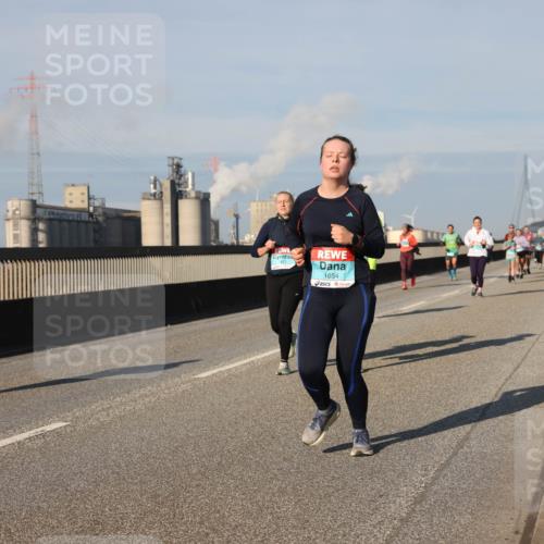 03.10.2025 - Köhlbrandbrückenlauf Lena Gebhardt http://msf.ph/oto/9136447 03.10.2025 09:54:20 Position 2 1654 meine-sportfotos.de