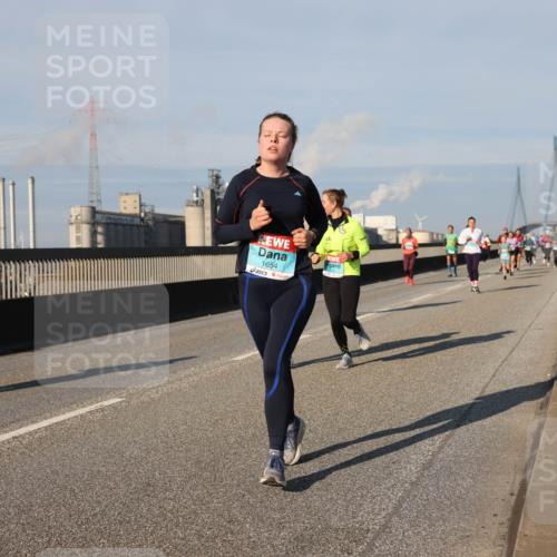 03.10.2025 - Köhlbrandbrückenlauf Lena Gebhardt http://msf.ph/oto/9136462 03.10.2025 09:54:20 Position 2 1654 meine-sportfotos.de