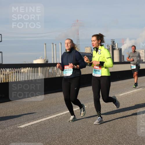 03.10.2025 - Köhlbrandbrückenlauf Lena Gebhardt http://msf.ph/oto/9136484 03.10.2025 09:54:22 Position 2 1417, 1915 meine-sportfotos.de