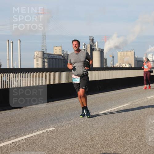 03.10.2025 - Köhlbrandbrückenlauf Lena Gebhardt http://msf.ph/oto/9136510 03.10.2025 09:54:23 Position 2 1015 meine-sportfotos.de