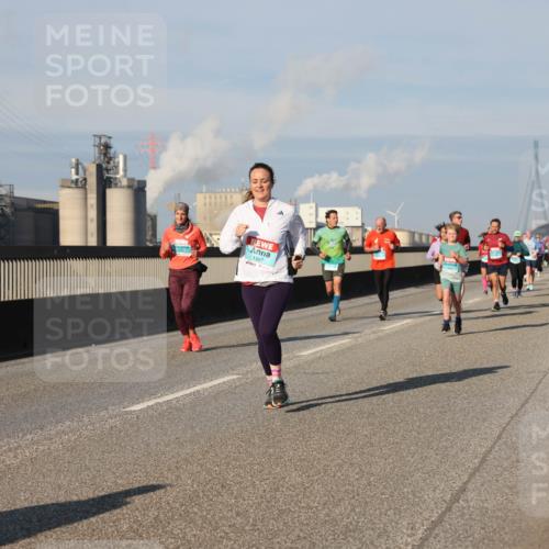 03.10.2025 - Köhlbrandbrückenlauf Lena Gebhardt http://msf.ph/oto/9136543 03.10.2025 09:54:25 Position 2 1387 meine-sportfotos.de