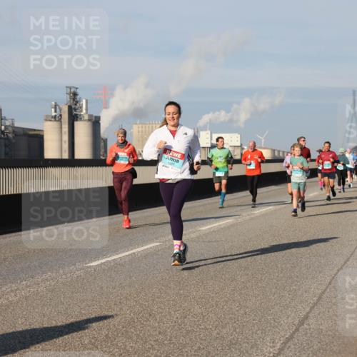 03.10.2025 - Köhlbrandbrückenlauf Lena Gebhardt http://msf.ph/oto/9136547 03.10.2025 09:54:25 Position 2 1387 meine-sportfotos.de