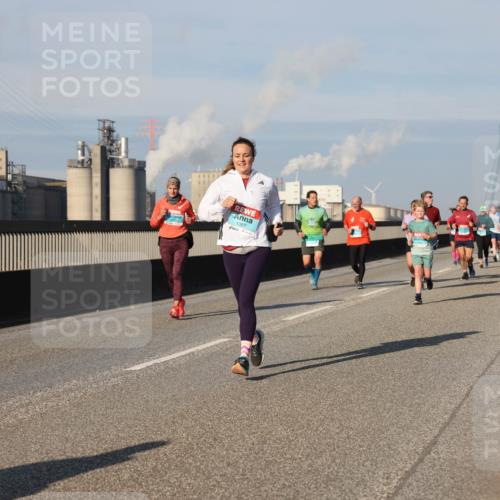 03.10.2025 - Köhlbrandbrückenlauf Lena Gebhardt http://msf.ph/oto/9136550 03.10.2025 09:54:25 Position 2 1387 meine-sportfotos.de